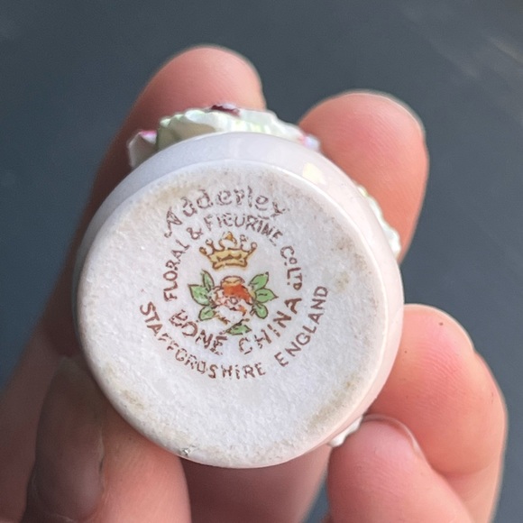 Rare - Royal Adderly, Flower Bouquet & Vase (2) - Picture 2 of 2